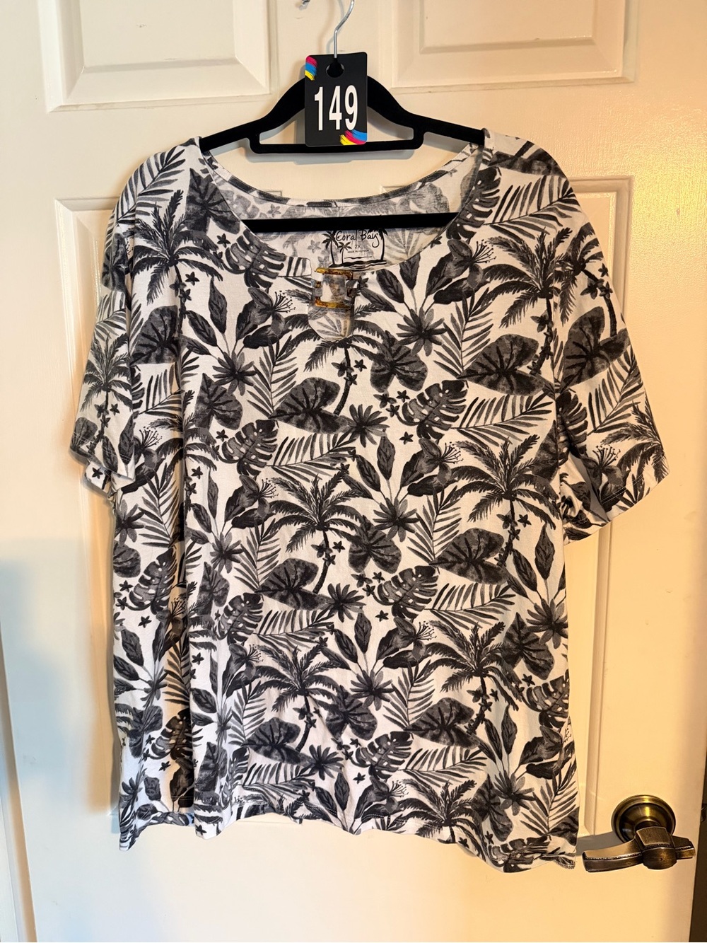 Coral Bay Black and White Tropical Print Short Sleeve Top